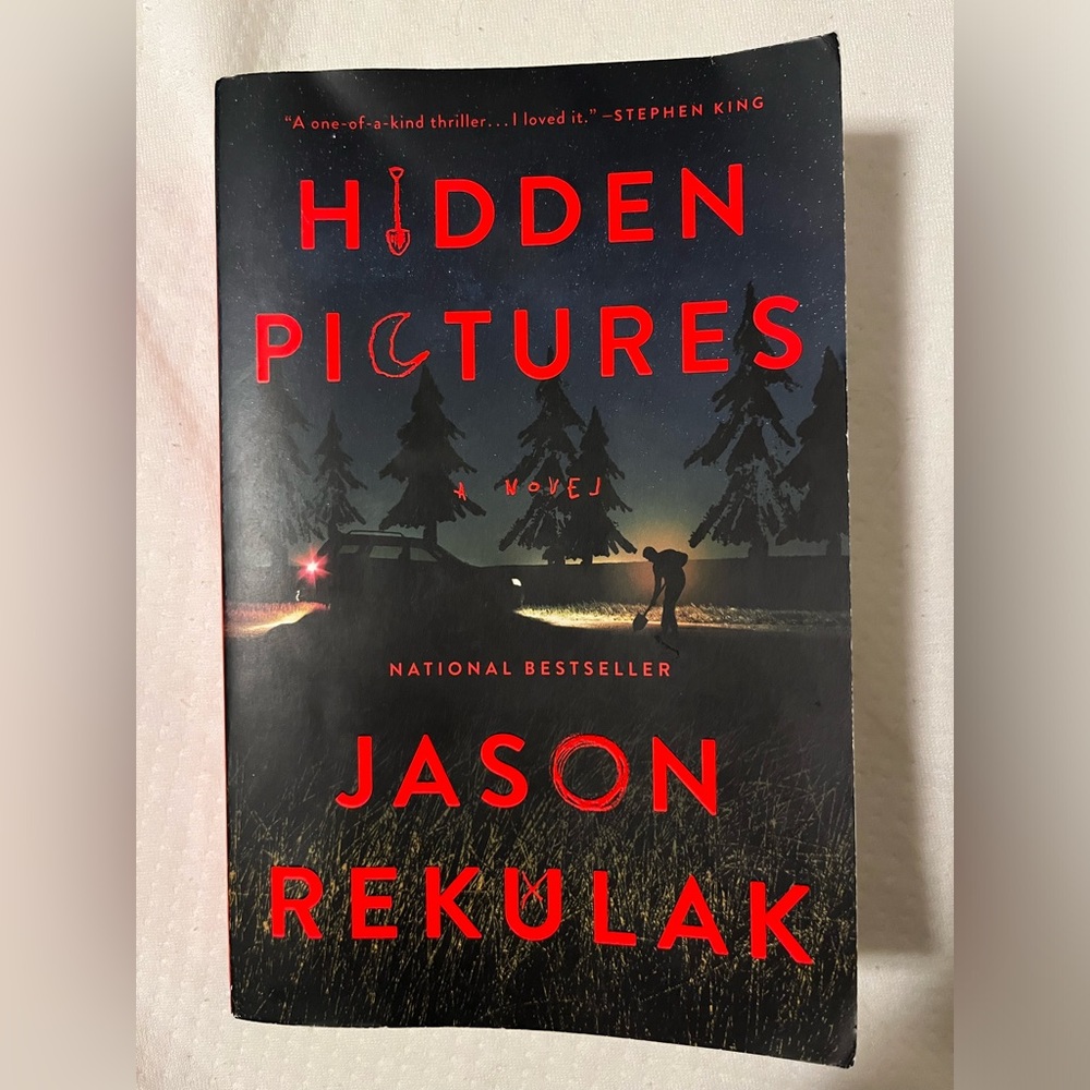 📕 Hidden Pictures - Soft Cover